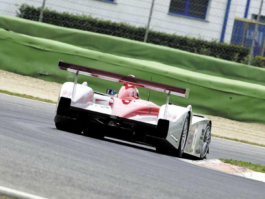  Audi R8 LMP 2000 года  (фото 23 из 28)